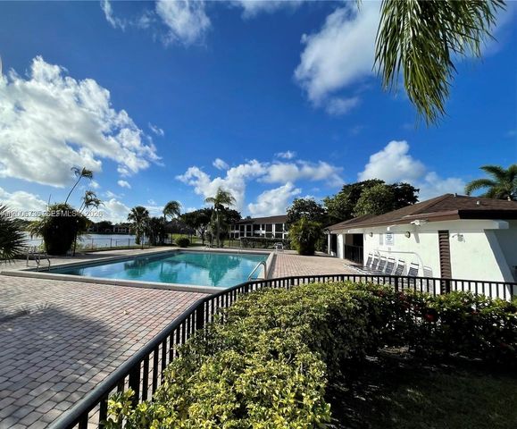 216 Lake Pointe Dr 224, Oakland Park, FL 33309