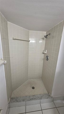 216 Lake Pointe Dr 224, Oakland Park, FL 33309