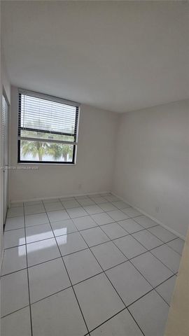 216 Lake Pointe Dr 224, Oakland Park, FL 33309