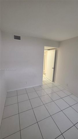 216 Lake Pointe Dr 224, Oakland Park, FL 33309
