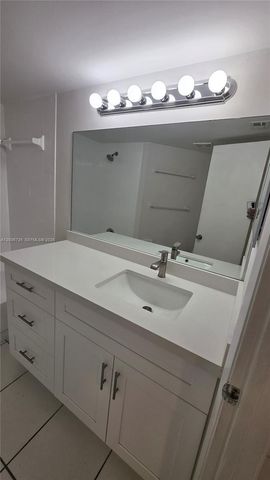 216 Lake Pointe Dr 224, Oakland Park, FL 33309