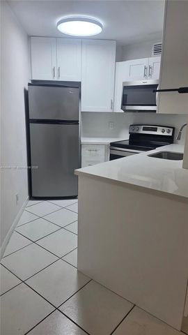 216 Lake Pointe Dr 224, Oakland Park, FL 33309