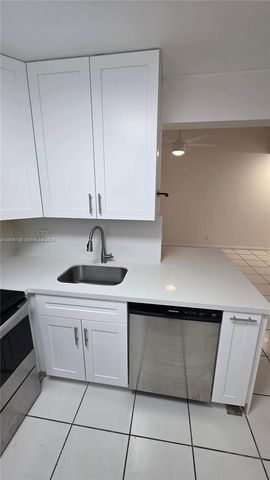 216 Lake Pointe Dr 224, Oakland Park, FL 33309