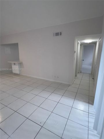 216 Lake Pointe Dr 224, Oakland Park, FL 33309