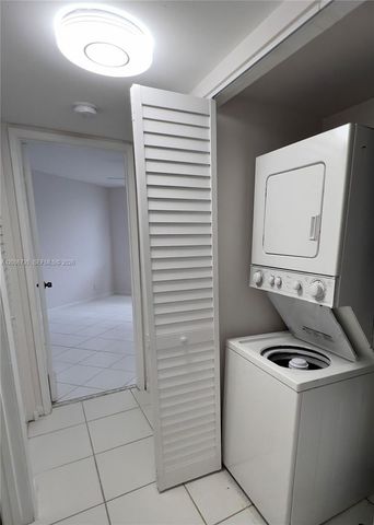 216 Lake Pointe Dr 224, Oakland Park, FL 33309