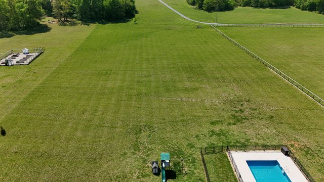 4055 Calista Rd, Cross Plains, TN 37049