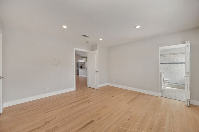 9966 Chireno Street, Dallas, TX 75220