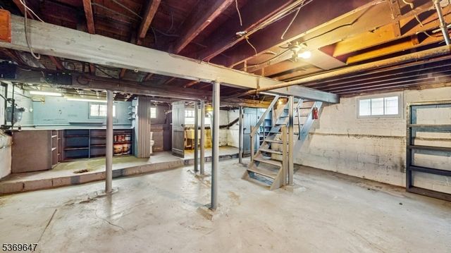 4 Yale Ter, West Orange Twp., NJ 07052