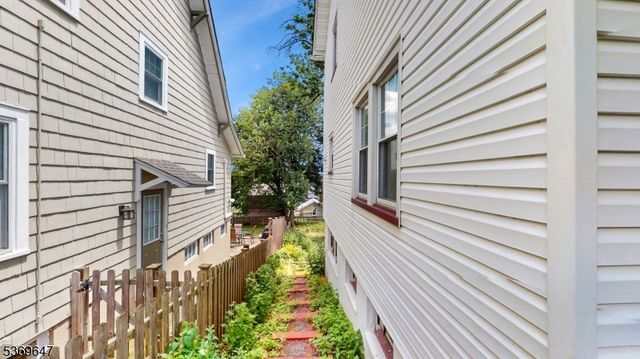 4 Yale Ter, West Orange Twp., NJ 07052