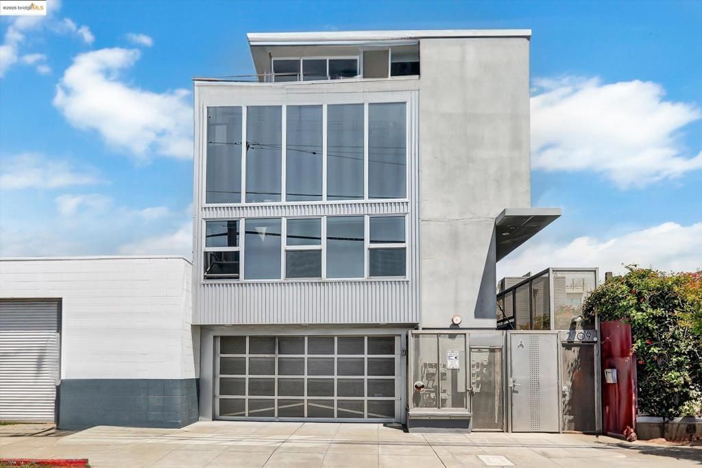 2709 10th St E, Berkeley, CA 94710