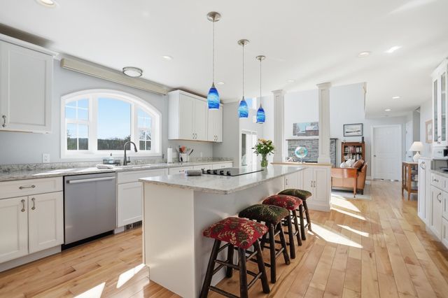 149 Elcy Lane, Charlotte, VT 05445