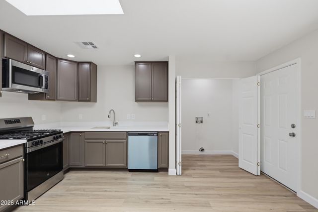 1818 E MONTEREY Way, Phoenix, AZ 85016