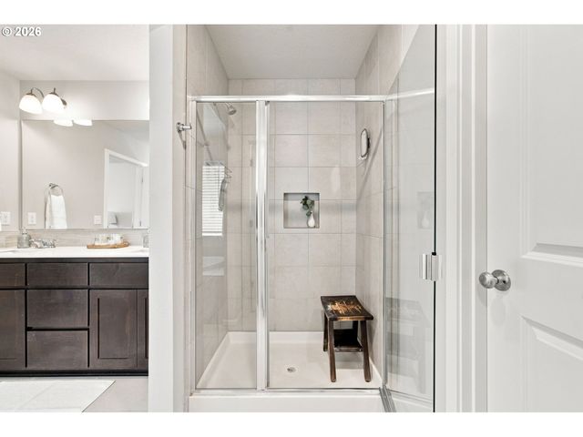 16100 Nw PRISTINE Ln, Portland, OR 97229