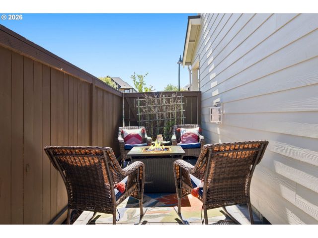 16100 Nw PRISTINE Ln, Portland, OR 97229