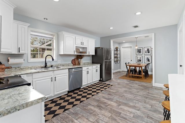 270 Jane, Bridge City, TX 77611