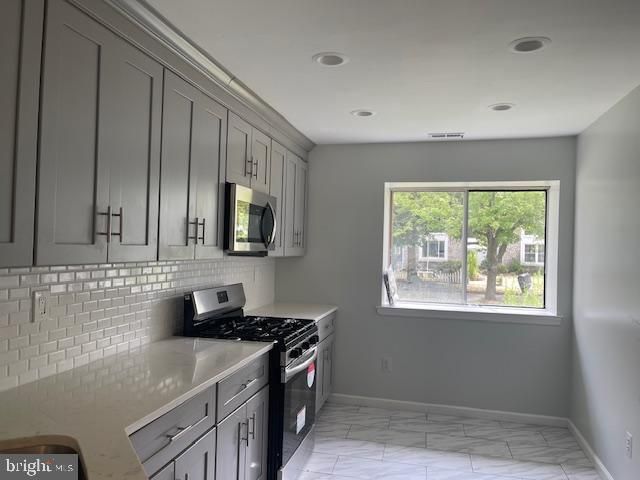 73 WINCHESTER DR, East Windsor, NJ 08520