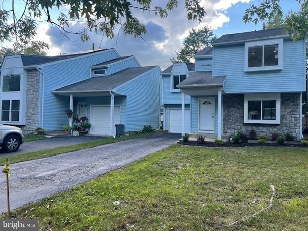 73 WINCHESTER DR, East Windsor, NJ 08520