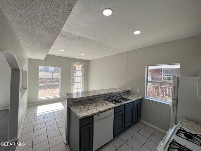 11013 THATCHER POND Lane, El Paso, TX 79934