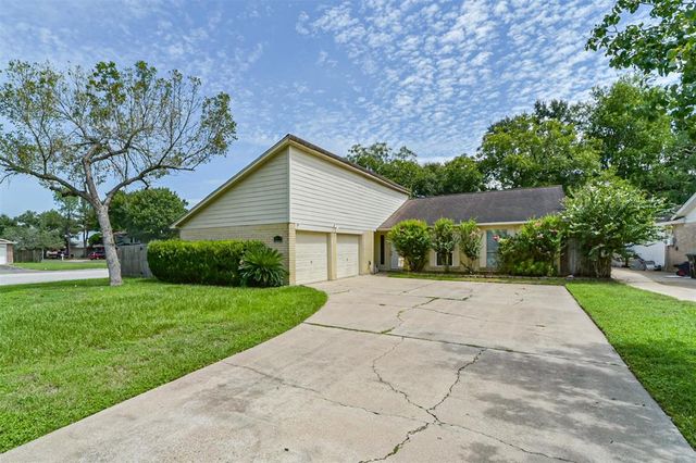 2122 Clemson Drive, Katy, TX 77493