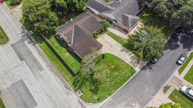 2122 Clemson Drive, Katy, TX 77493