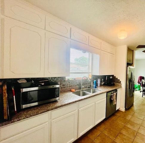 2122 Clemson Drive, Katy, TX 77493