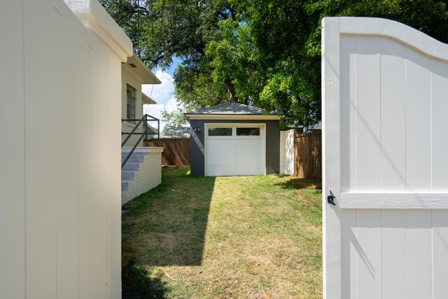 924 Ashley Avenue, Charleston, SC 29403