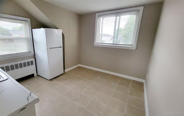 7 E Jefferson Avenue 2, Mineola, NY 11501