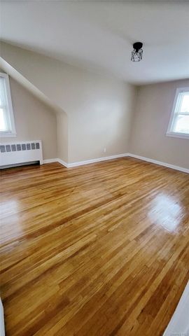 7 E Jefferson Avenue 2, Mineola, NY 11501