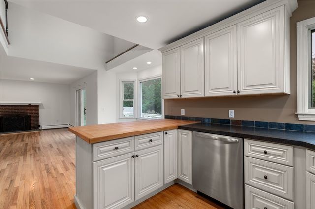 43 Blue Grass Drive, Middletown, RI 02842