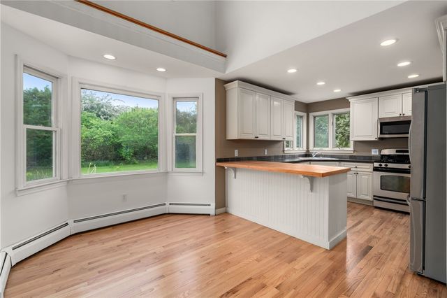 43 Blue Grass Drive, Middletown, RI 02842