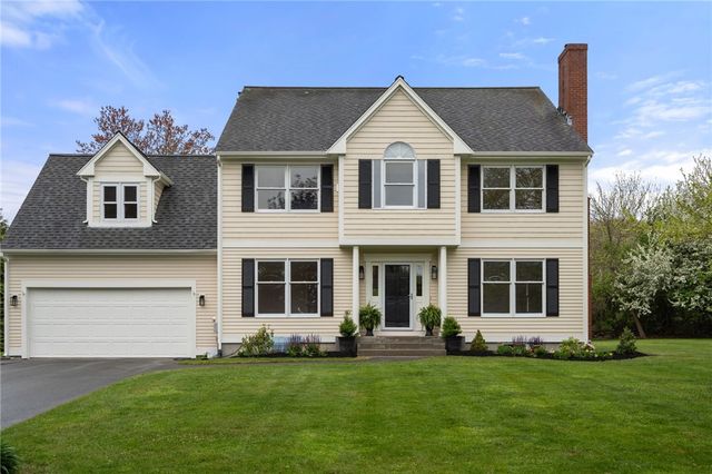 43 Blue Grass Drive, Middletown, RI 02842