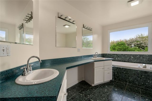 43 Blue Grass Drive, Middletown, RI 02842