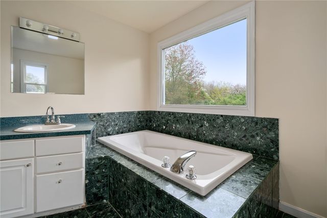 43 Blue Grass Drive, Middletown, RI 02842
