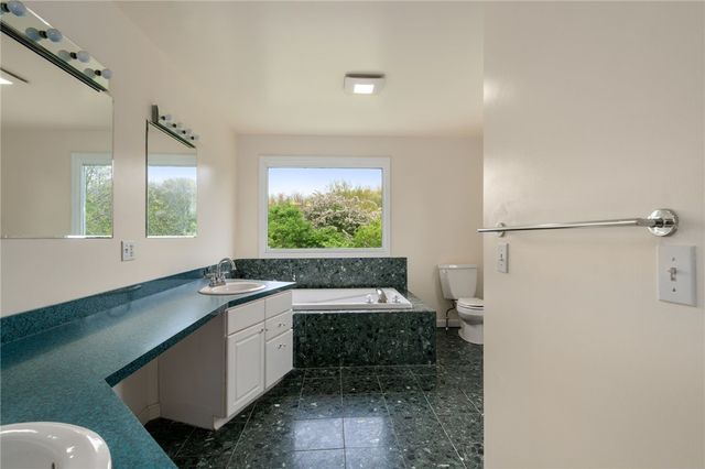 43 Blue Grass Drive, Middletown, RI 02842