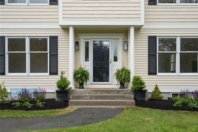43 Blue Grass Drive, Middletown, RI 02842