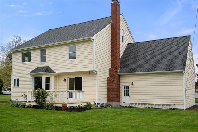 43 Blue Grass Drive, Middletown, RI 02842