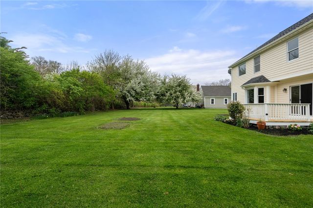 43 Blue Grass Drive, Middletown, RI 02842