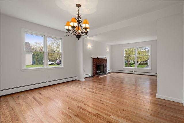 43 Blue Grass Drive, Middletown, RI 02842
