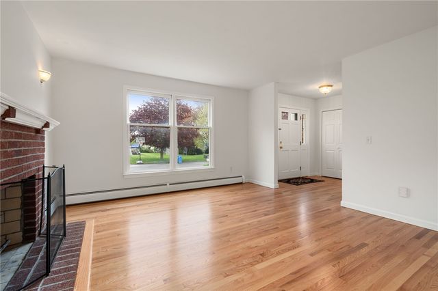 43 Blue Grass Drive, Middletown, RI 02842