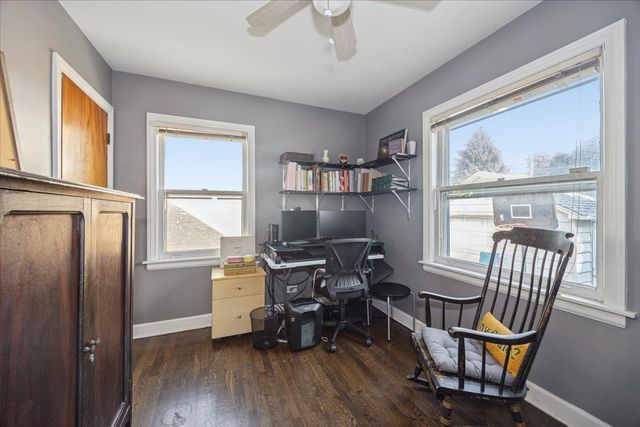 9431 Jefferson Avenue, Brookfield, IL 60513