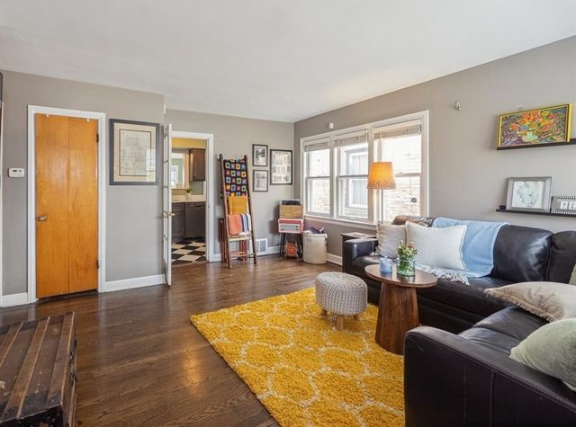 9431 Jefferson Avenue, Brookfield, IL 60513