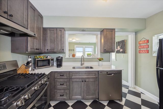 9431 Jefferson Avenue, Brookfield, IL 60513