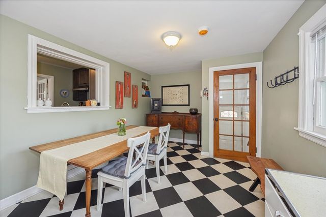 9431 Jefferson Avenue, Brookfield, IL 60513
