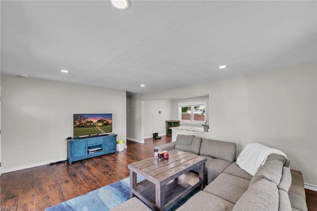 8069 Lynnbrook DR, Norfolk, VA 23518