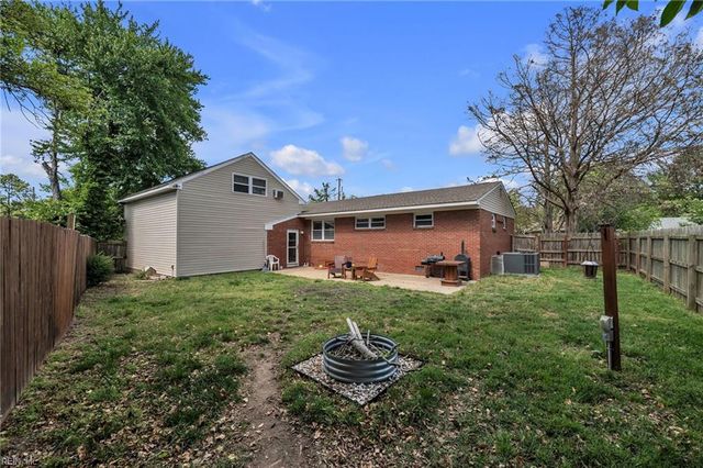 8069 Lynnbrook DR, Norfolk, VA 23518