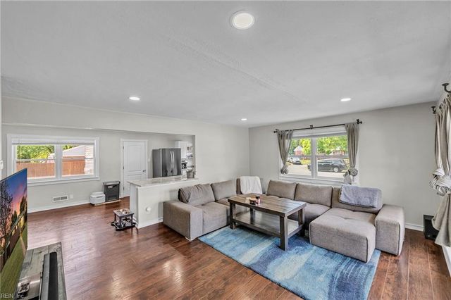 8069 Lynnbrook DR, Norfolk, VA 23518