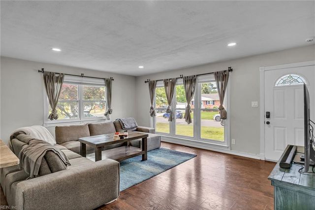 8069 Lynnbrook DR, Norfolk, VA 23518