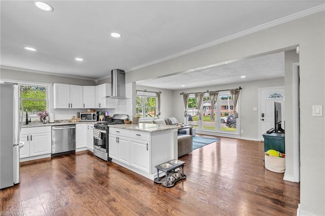 8069 Lynnbrook DR, Norfolk, VA 23518