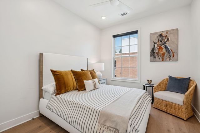 372 Broad Street, Charleston, SC 29401