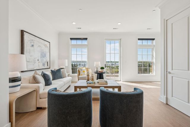 372 Broad Street, Charleston, SC 29401